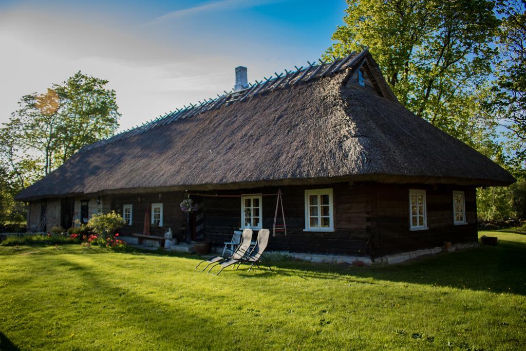 Вілла Kuusetuka Tourism Farm Pahkla Екстер'єр фото