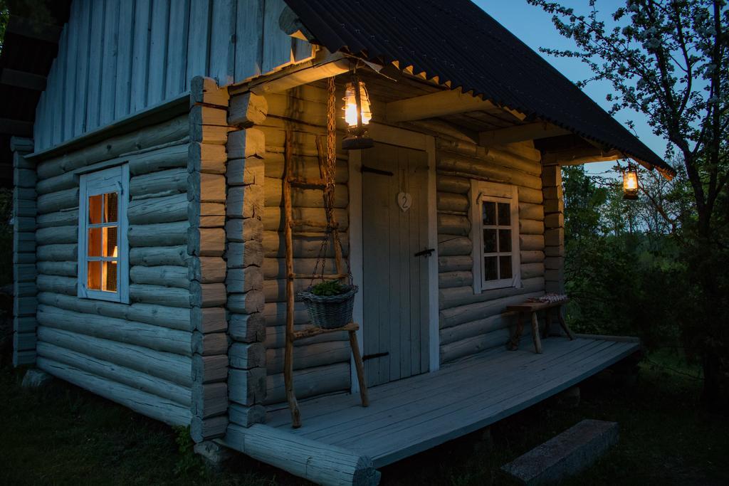 Вілла Kuusetuka Tourism Farm Pahkla Екстер'єр фото