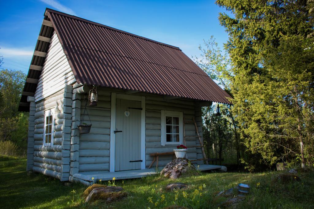 Вілла Kuusetuka Tourism Farm Pahkla Екстер'єр фото