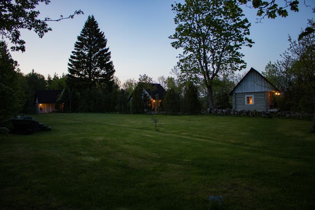 Вілла Kuusetuka Tourism Farm Pahkla Екстер'єр фото