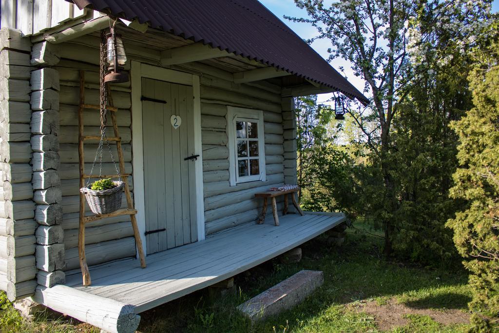 Вілла Kuusetuka Tourism Farm Pahkla Екстер'єр фото