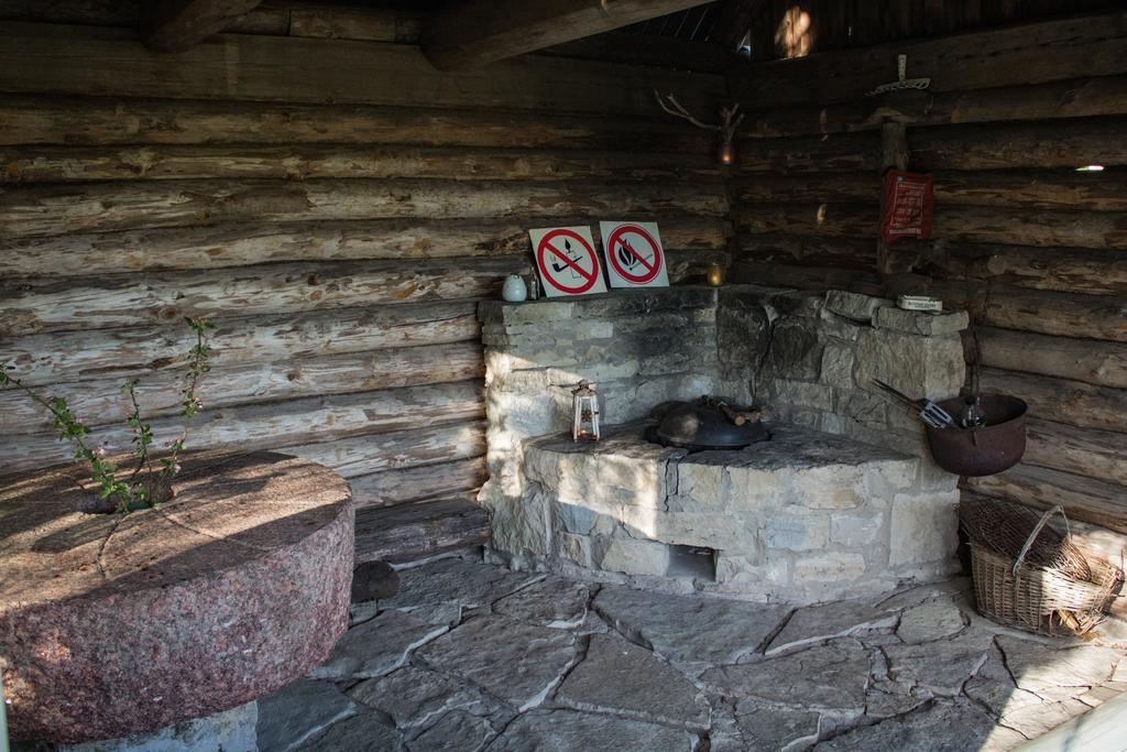 Вілла Kuusetuka Tourism Farm Pahkla Екстер'єр фото