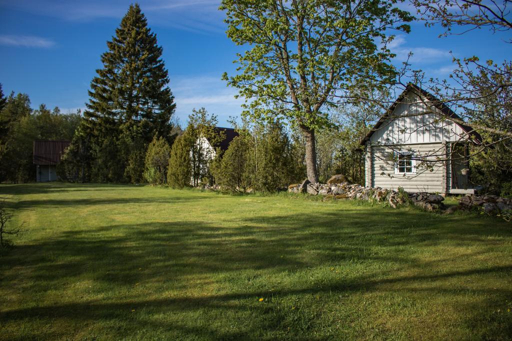 Вілла Kuusetuka Tourism Farm Pahkla Екстер'єр фото